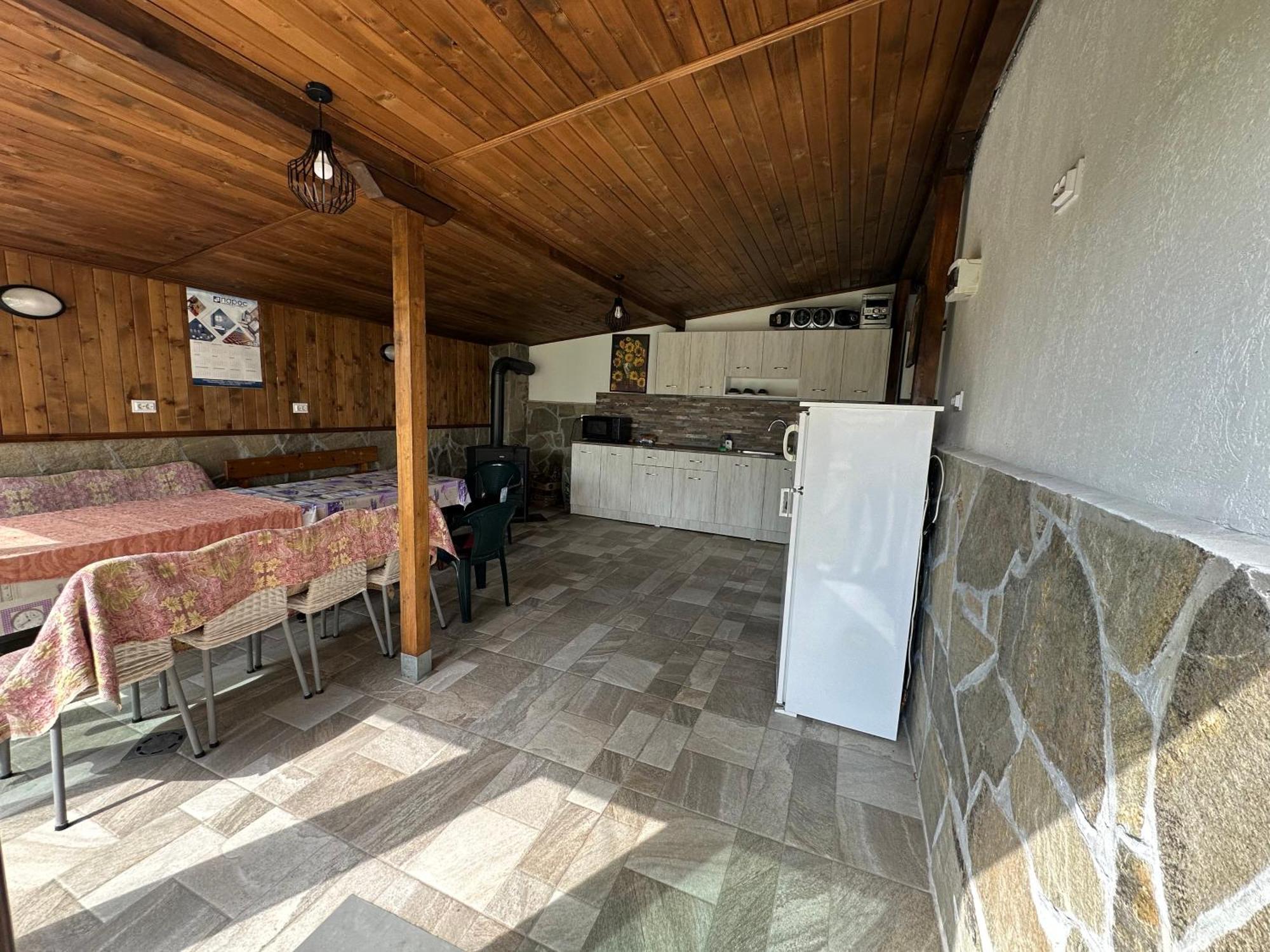 Velkovski Guest House Hisarya Esterno foto